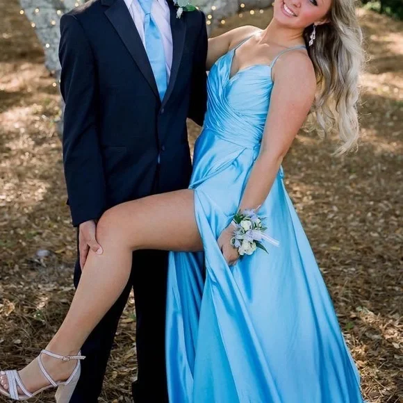 Camilles of Wilmington Gown/Prom Dress. Fits Sizes 2-4 | Color: Blue | Size: 0 | Maiacc's Closet
